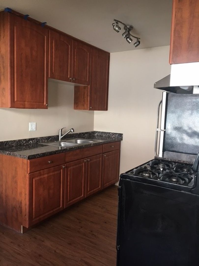 Chula Vista Apartment: Edward Arms Apartments