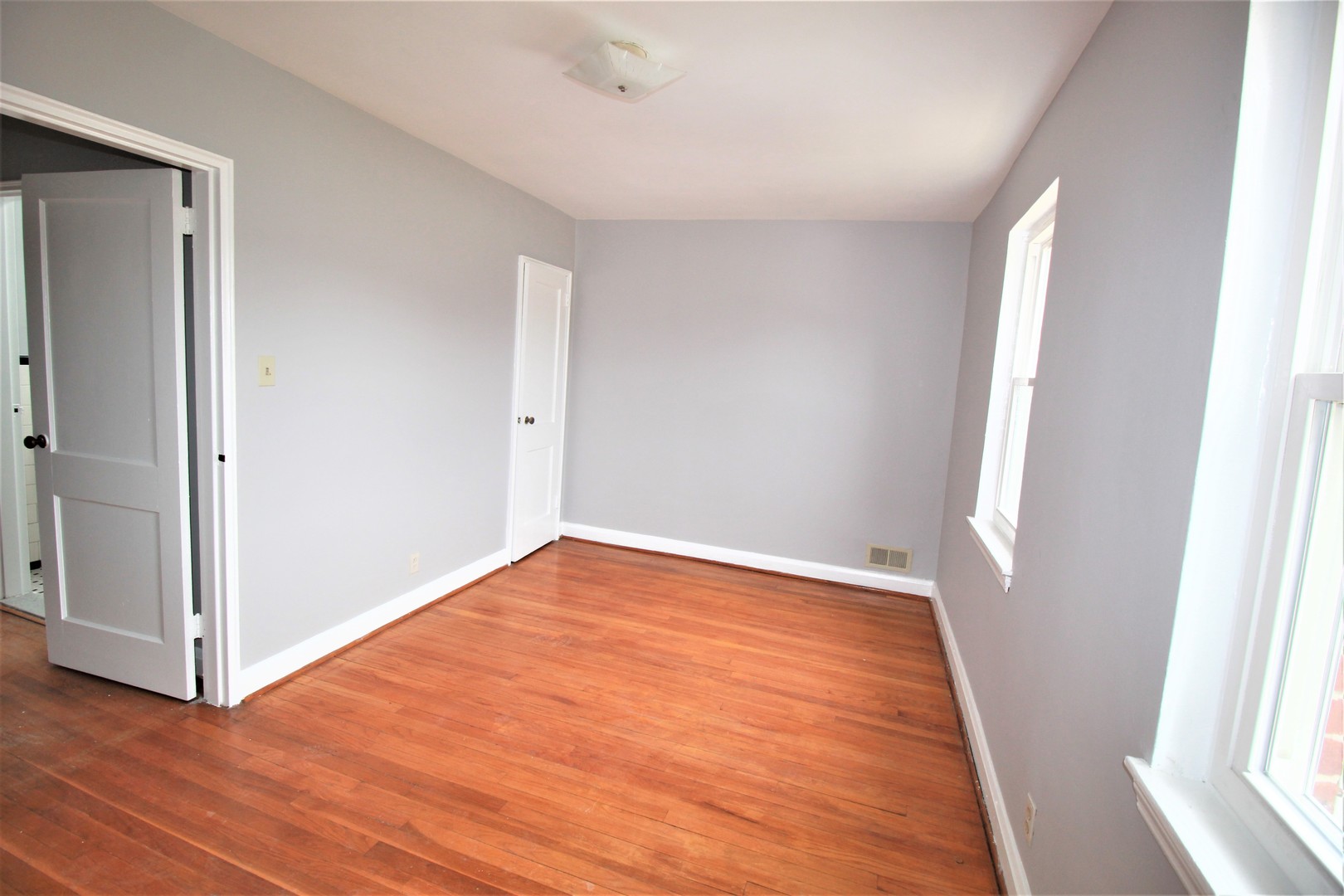 2304 Dukeland St 7 of 7