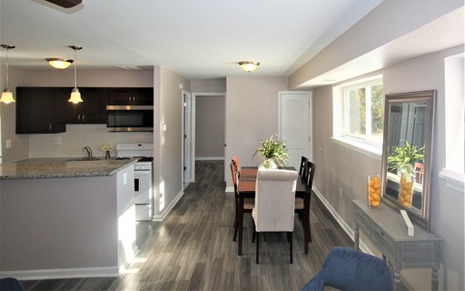 JOIN THIS GORGEOUS REMODELED APARTMENT COMPLEX! – photo 1