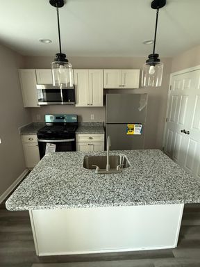 Lovely Remodeled 2 BD 2 BA at Park Raven Apts in Baltimore – photo 1