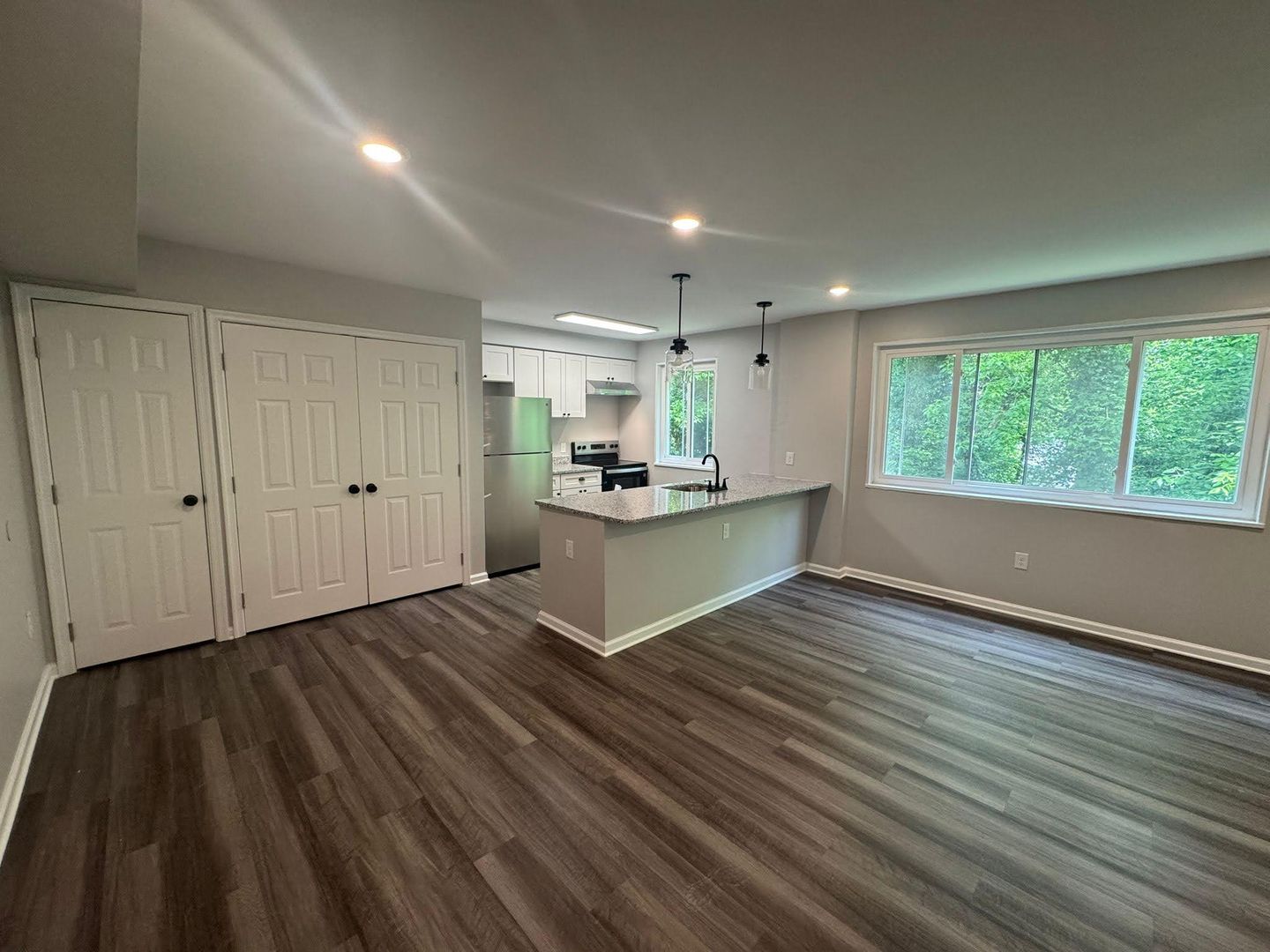 Gaithersburg Apartment: 49 W. Diamond Ave - 49 W. Diamond Ave - 202