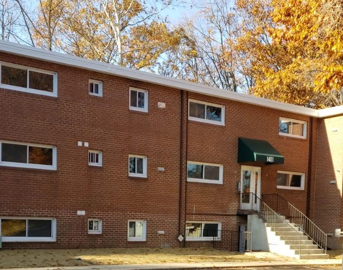 Parkville Apartment: 1401 Wentworth Ave
