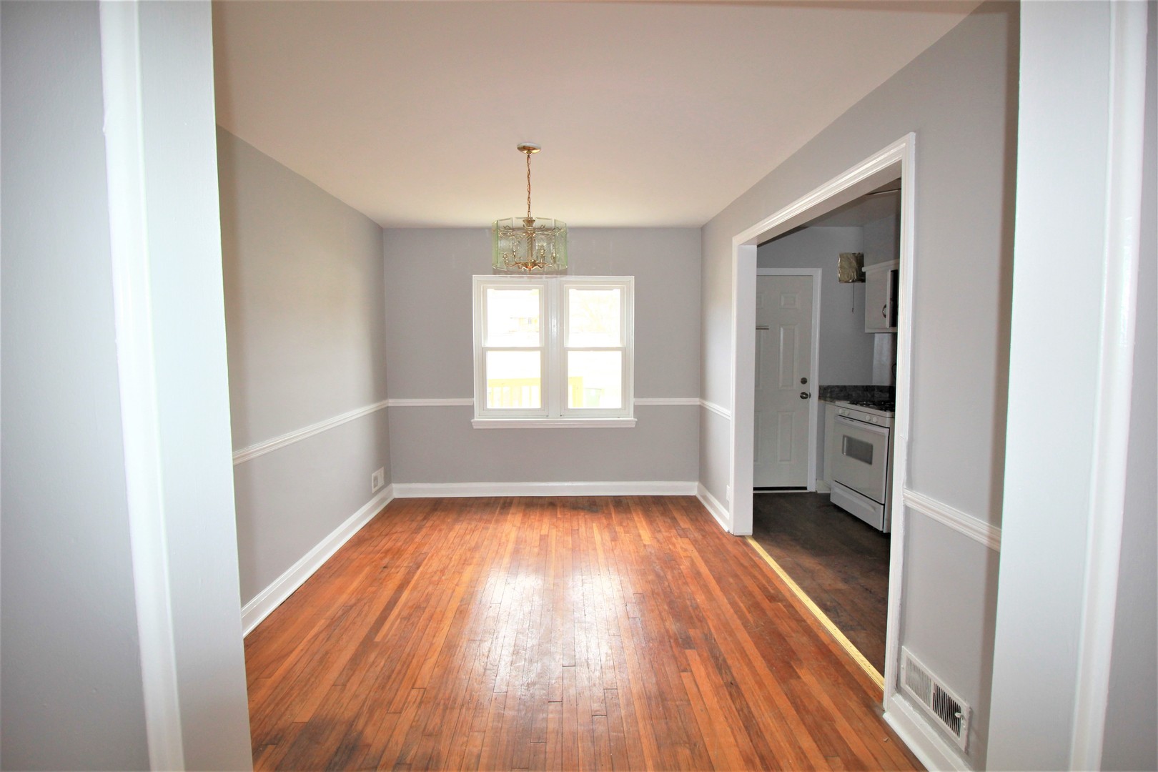 2304 Dukeland St 3 of 7