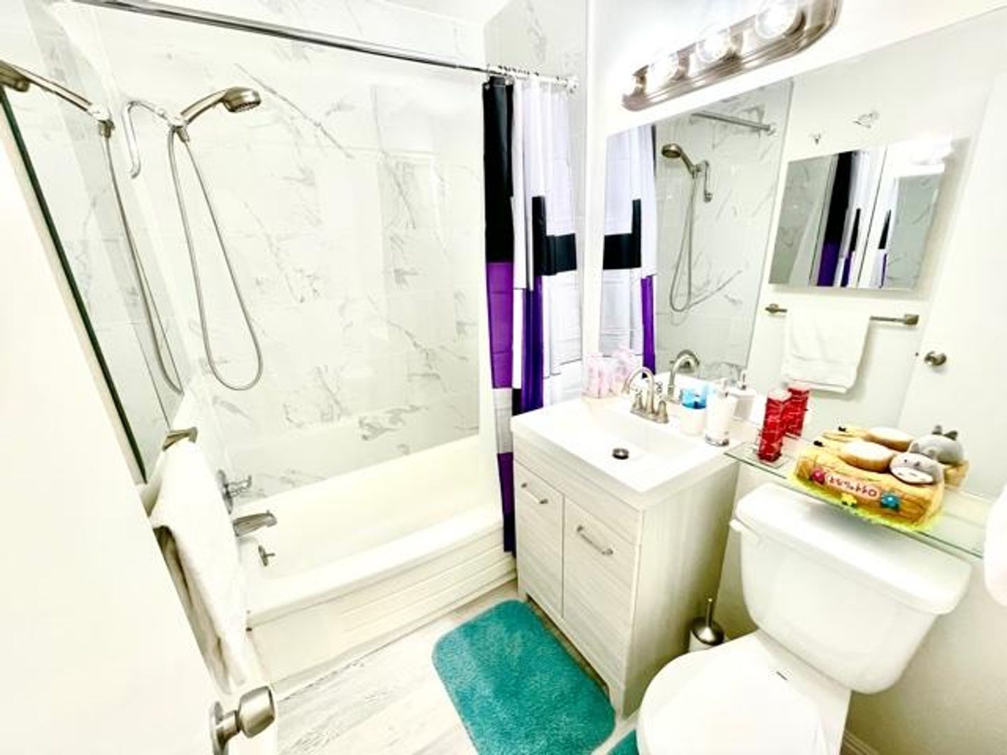 Los Angeles Apartment: 415 S Occidental Boulevard