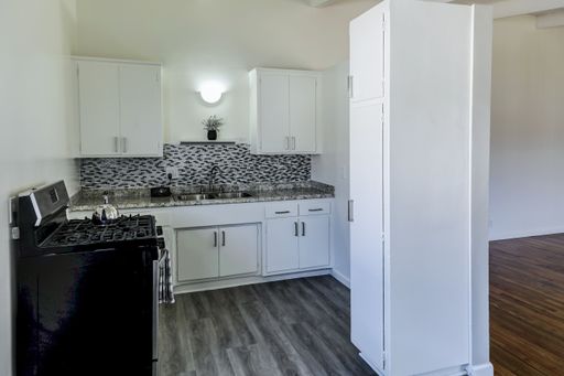 2 bedroom 1 bath – photo 1