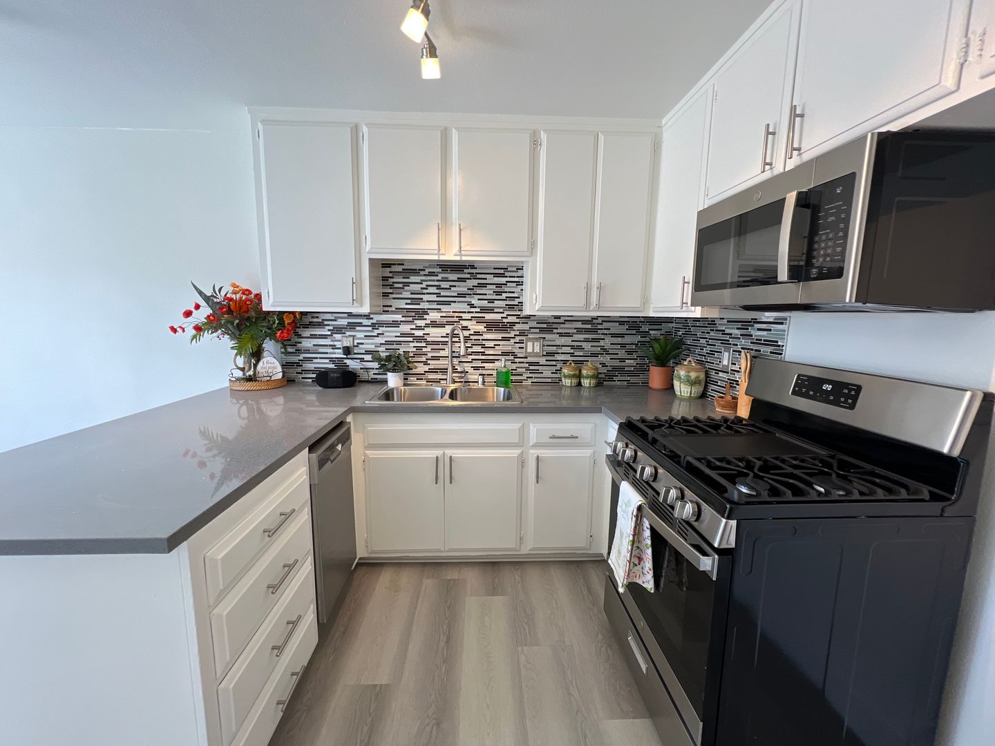 Stanton Apartment: 12381 Arrowhead Street