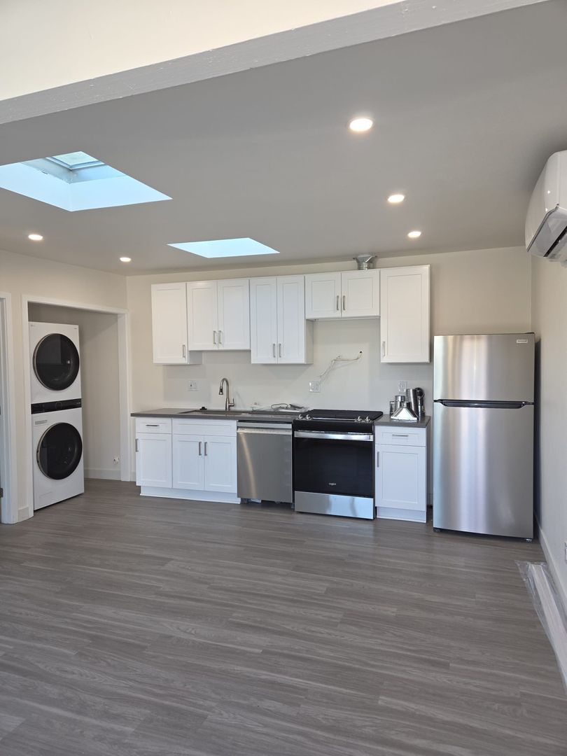 Alhambra Apartment: 1801 Garvey Avenue