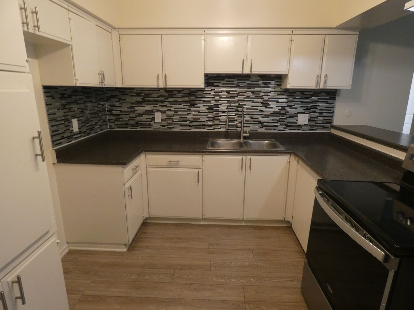 Santa Ana Apartment: 2833 N Bristol Street