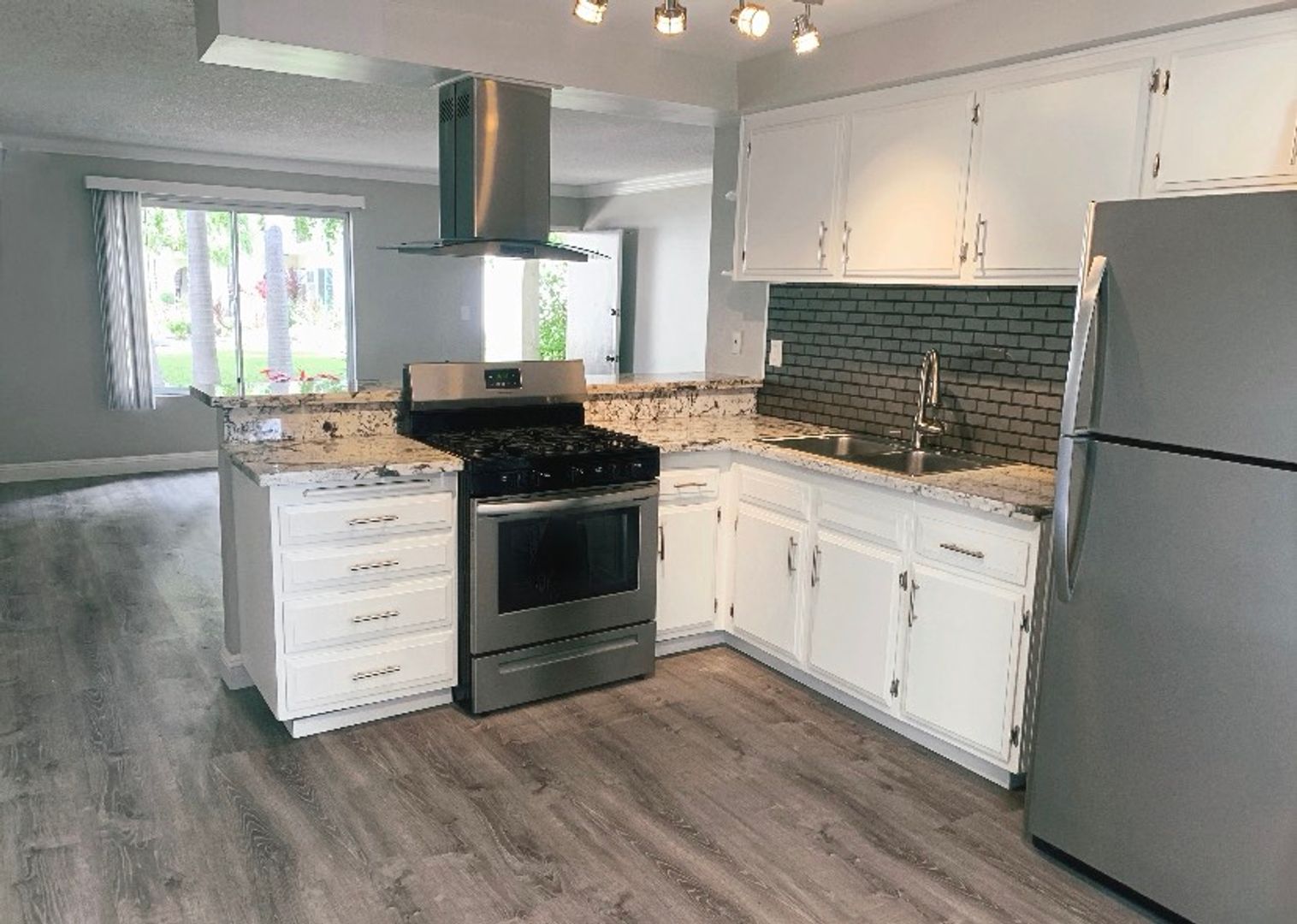 Cerritos Apartment: 18427 Studebaker Road