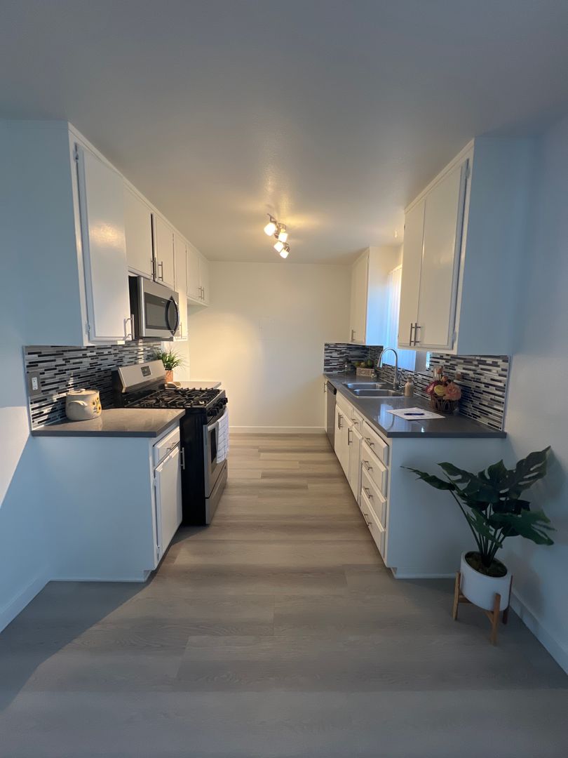 Stanton Apartment: 12381 Arrowhead Street