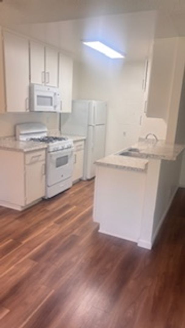 Artesia Apartment: 11901 176th Street