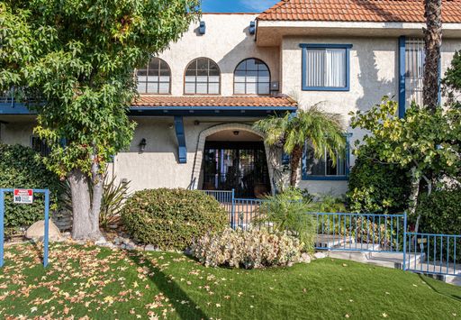 * 2-Months Free Rent * Move-In Special * 2B+2B, 1,000 Sf. – photo 1