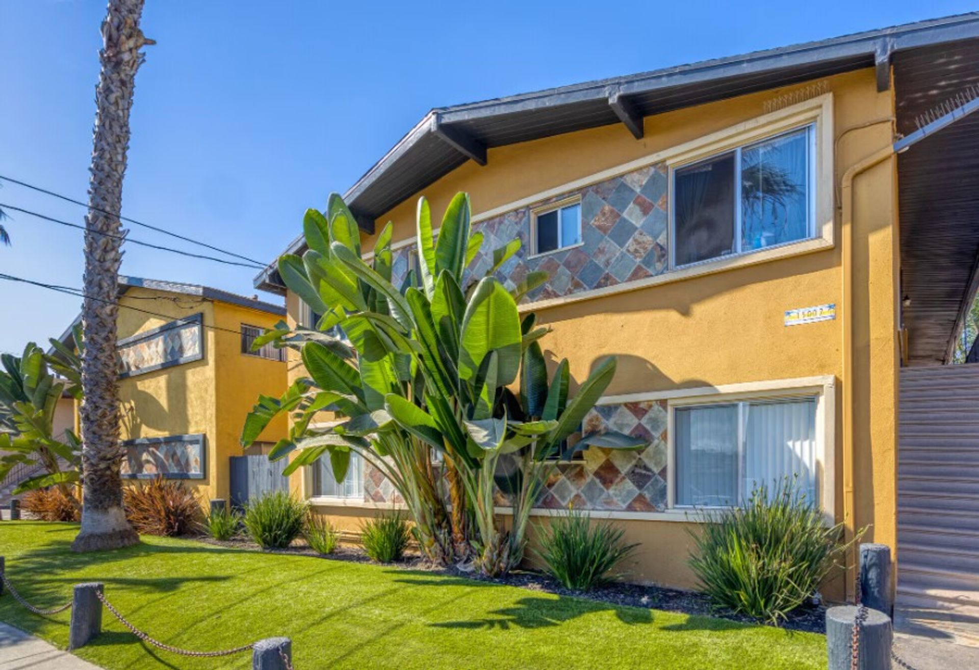 Gardena Apartment: 15003 Lemoli Ave.