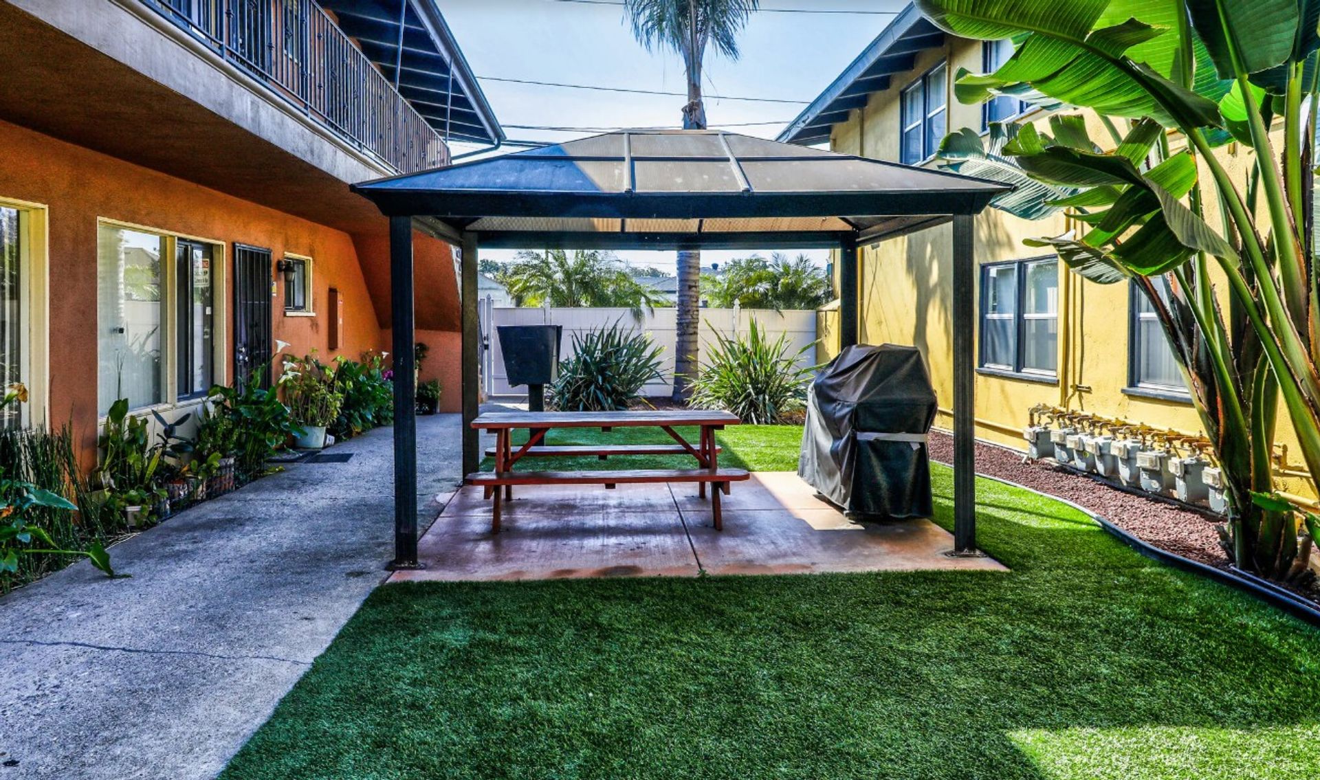Gardena Apartment: 15003 Lemoli Ave.