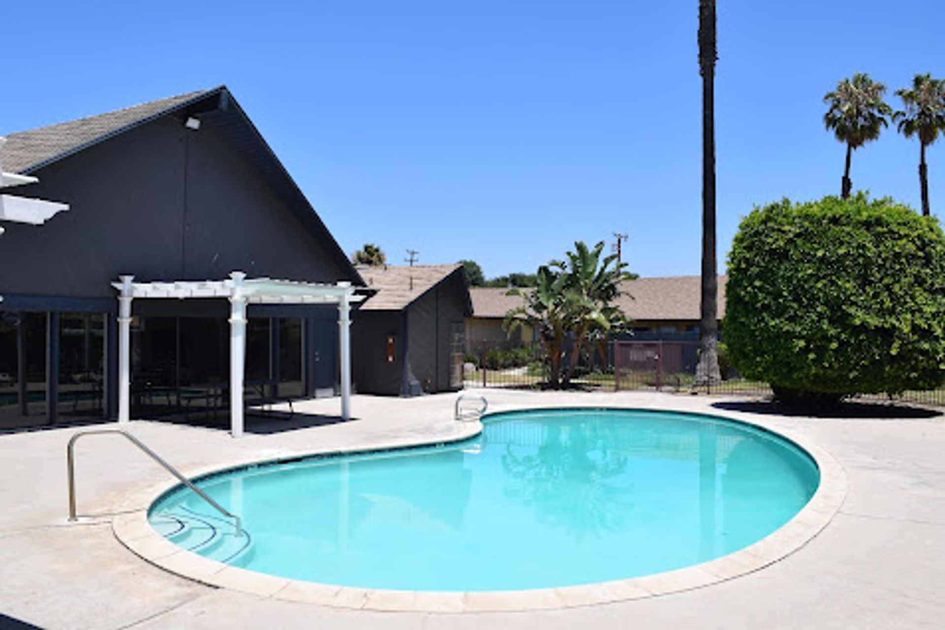 Tustin Apartment: 14445 Redhill Avenue
