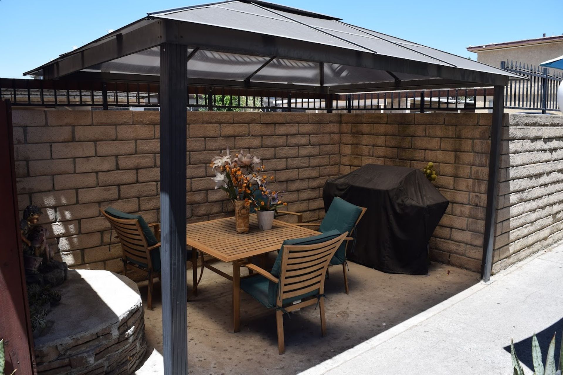 Panorama City Apartment: 8935 Van Nuys Boulevard