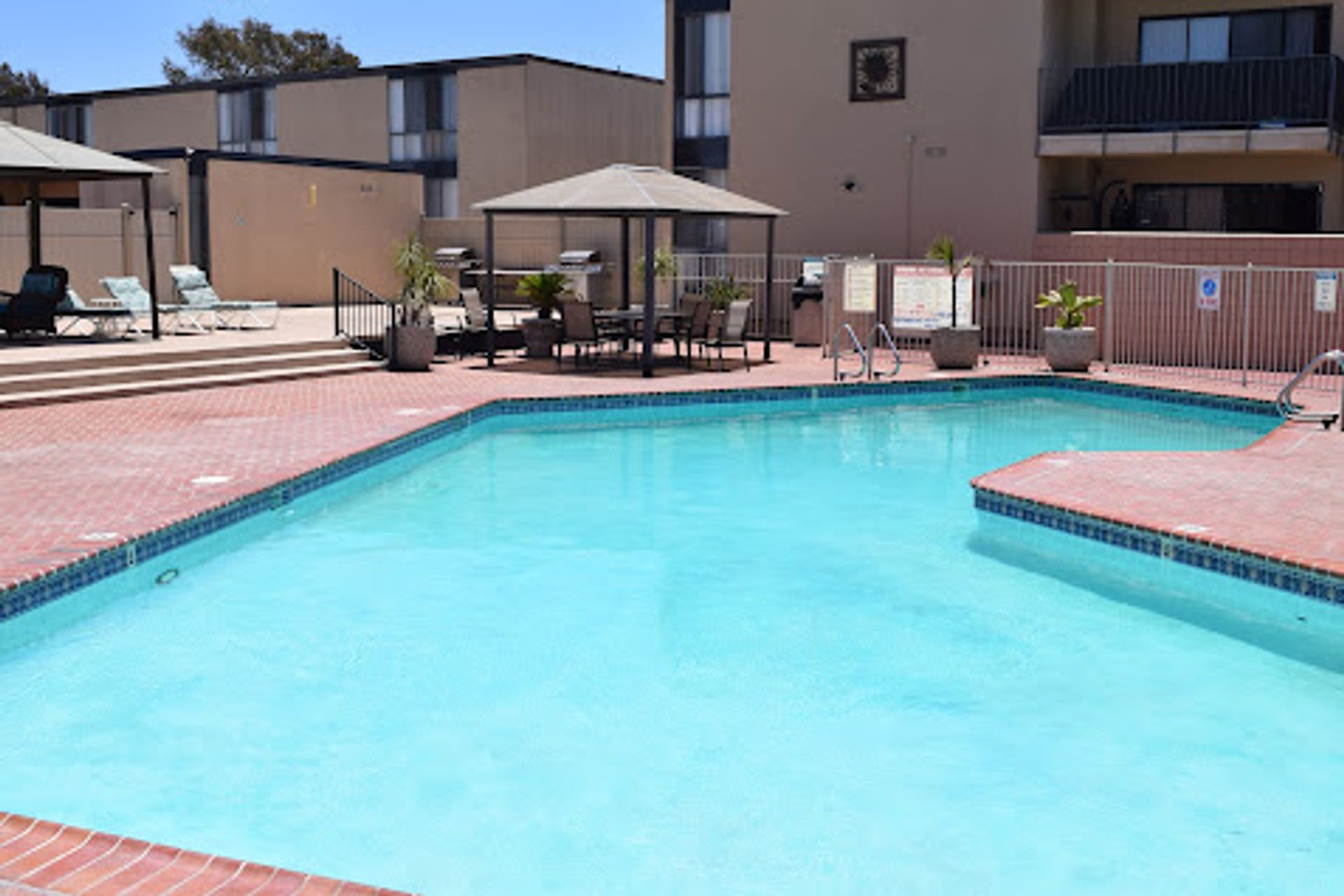 Torrance Apartment: 1500 Hickory Avenue