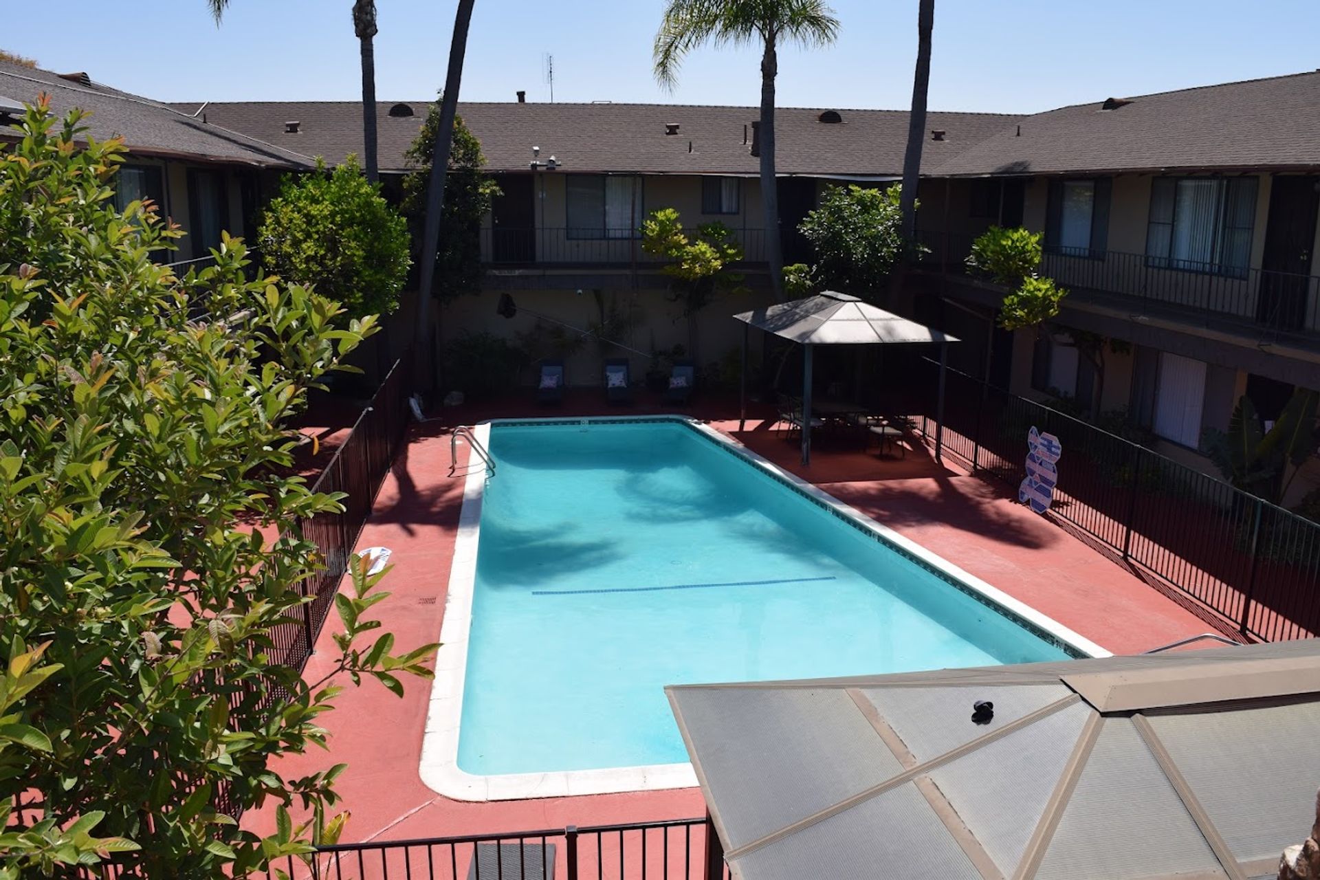 Hawthorne Apartment: 13020 Kornblum