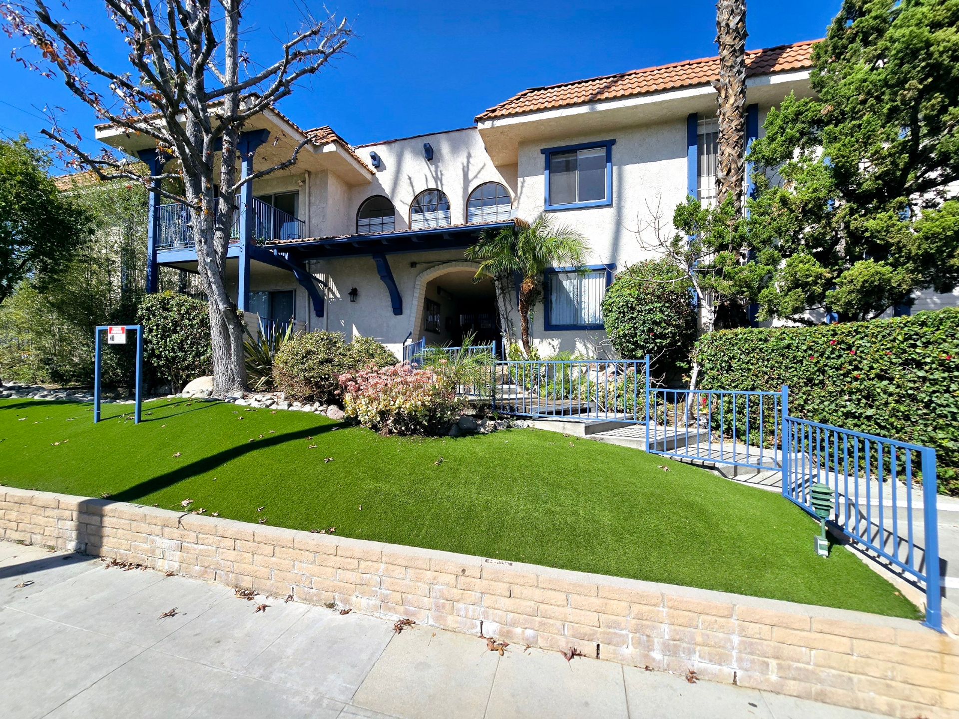 Pasadena Apartment: 2415 Mohawk Street