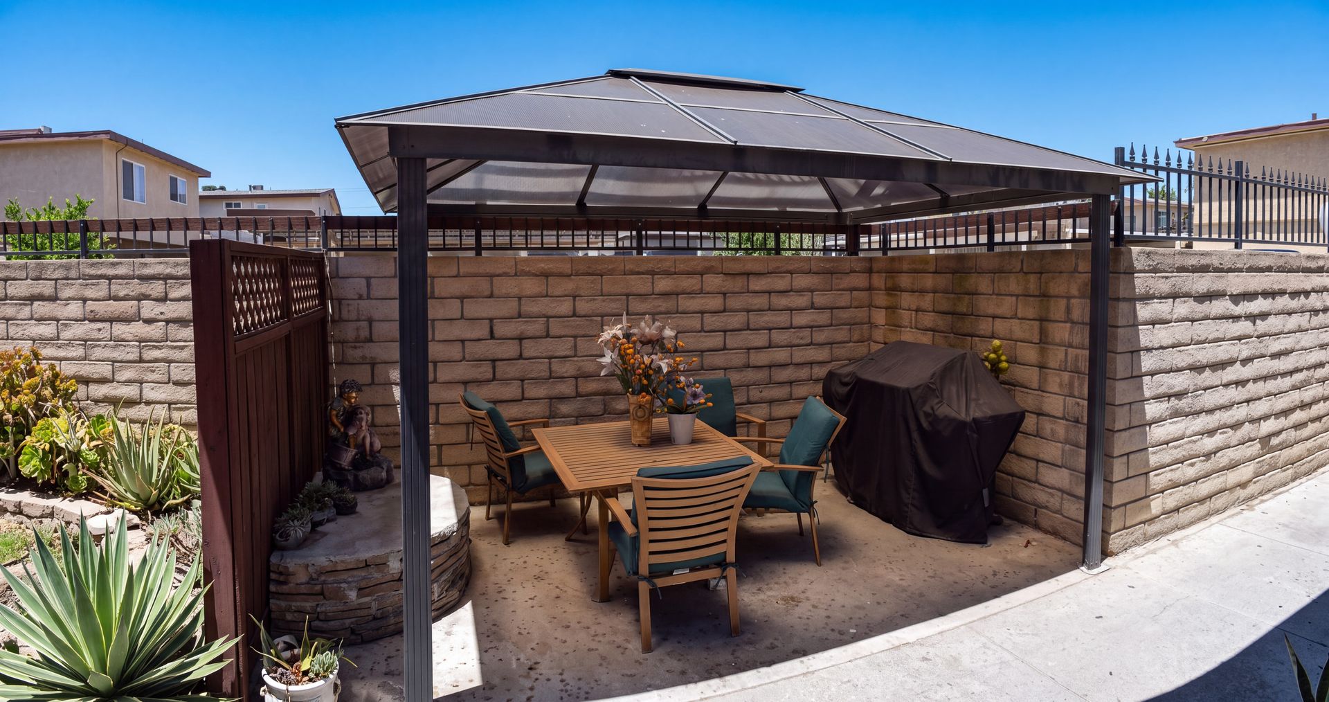 Panorama City Apartment: 8935 Van Nuys Boulevard