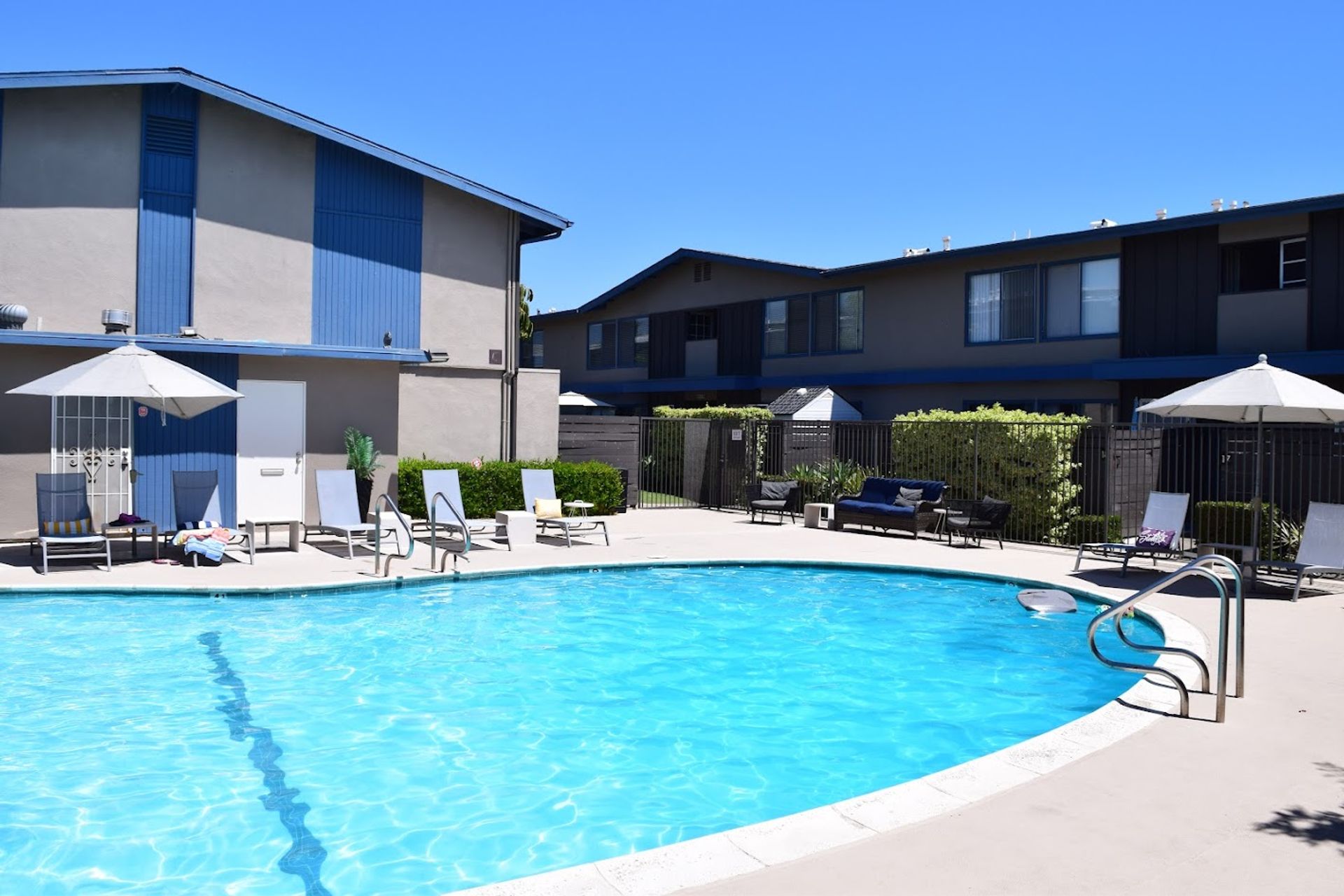 Costa Mesa Apartment: 533 W Wilson Street