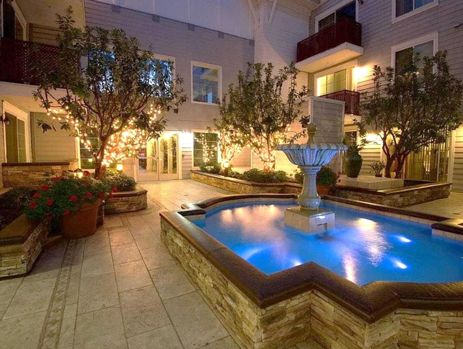 Los Angeles Apartment: 426 South Sepulveda