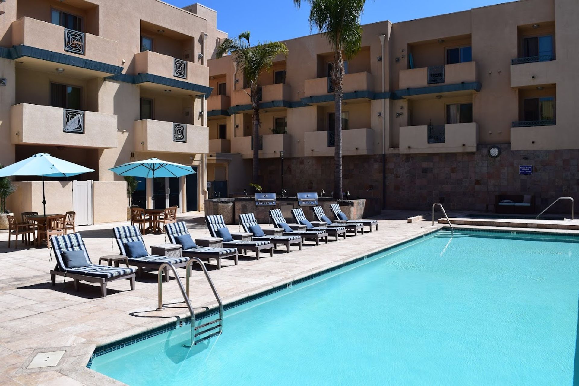 Playa Del Rey Apartment: 8020 Manchester Avenue
