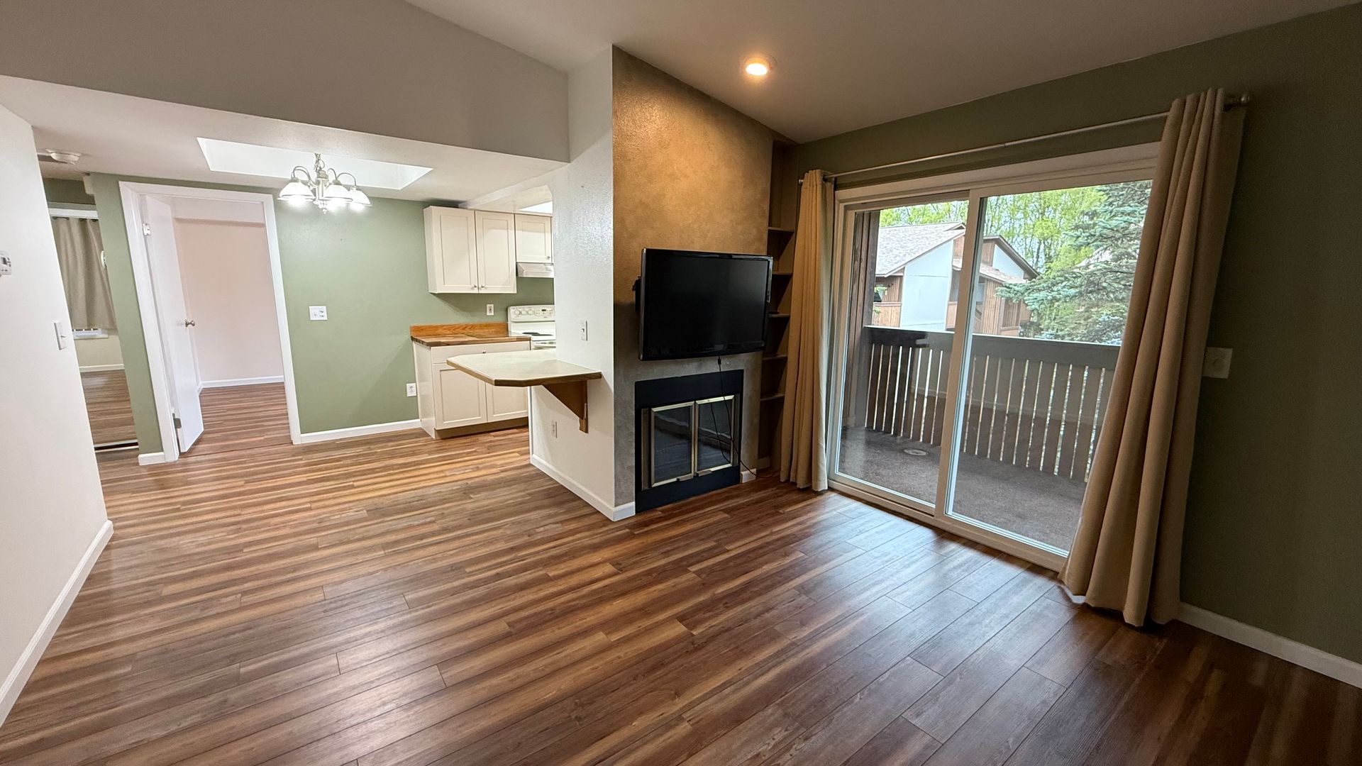 Anchorage Condo: 430 E. 56th Avenue #1D
