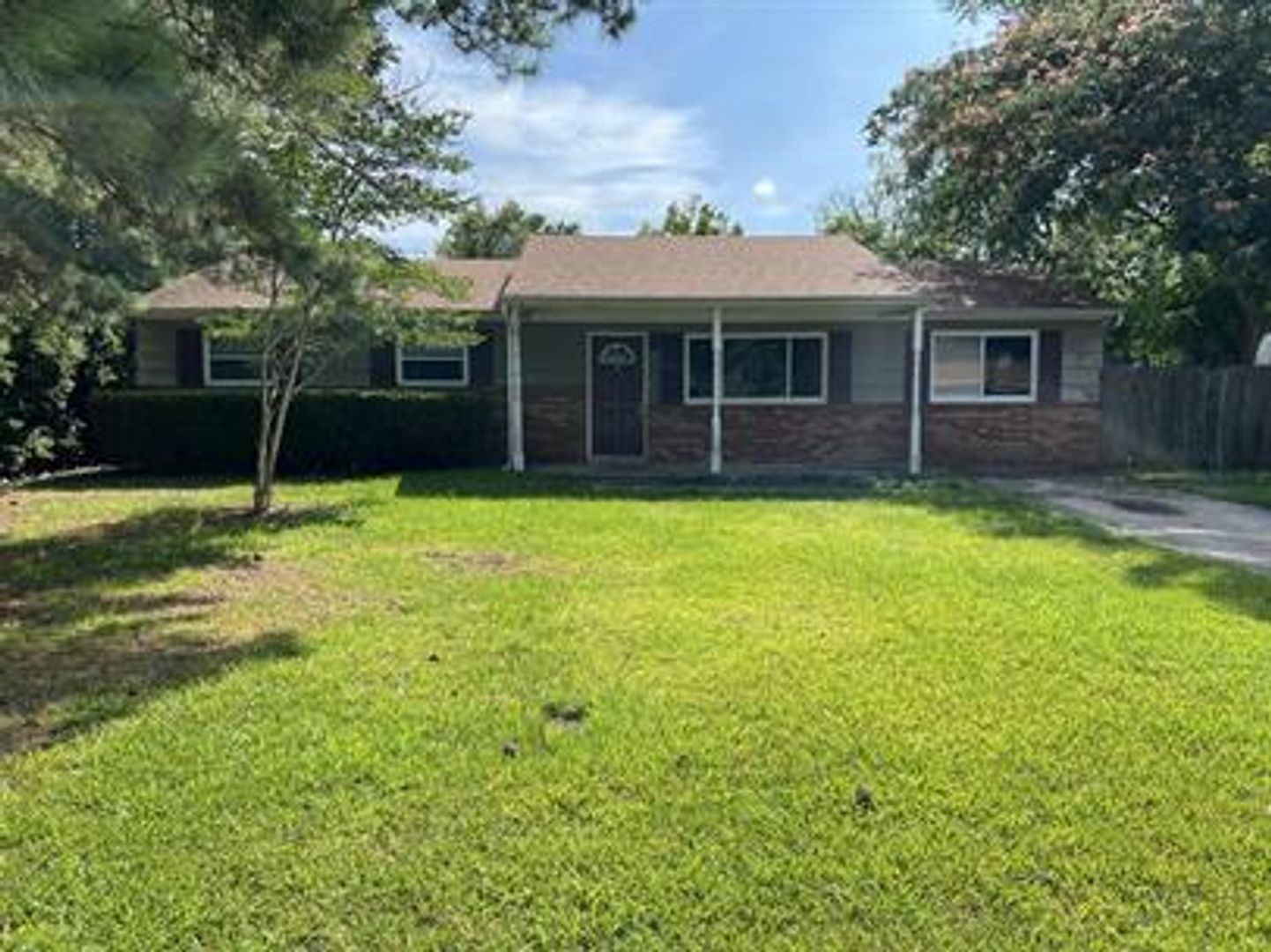 Jacksonville House: 504 Holly Court