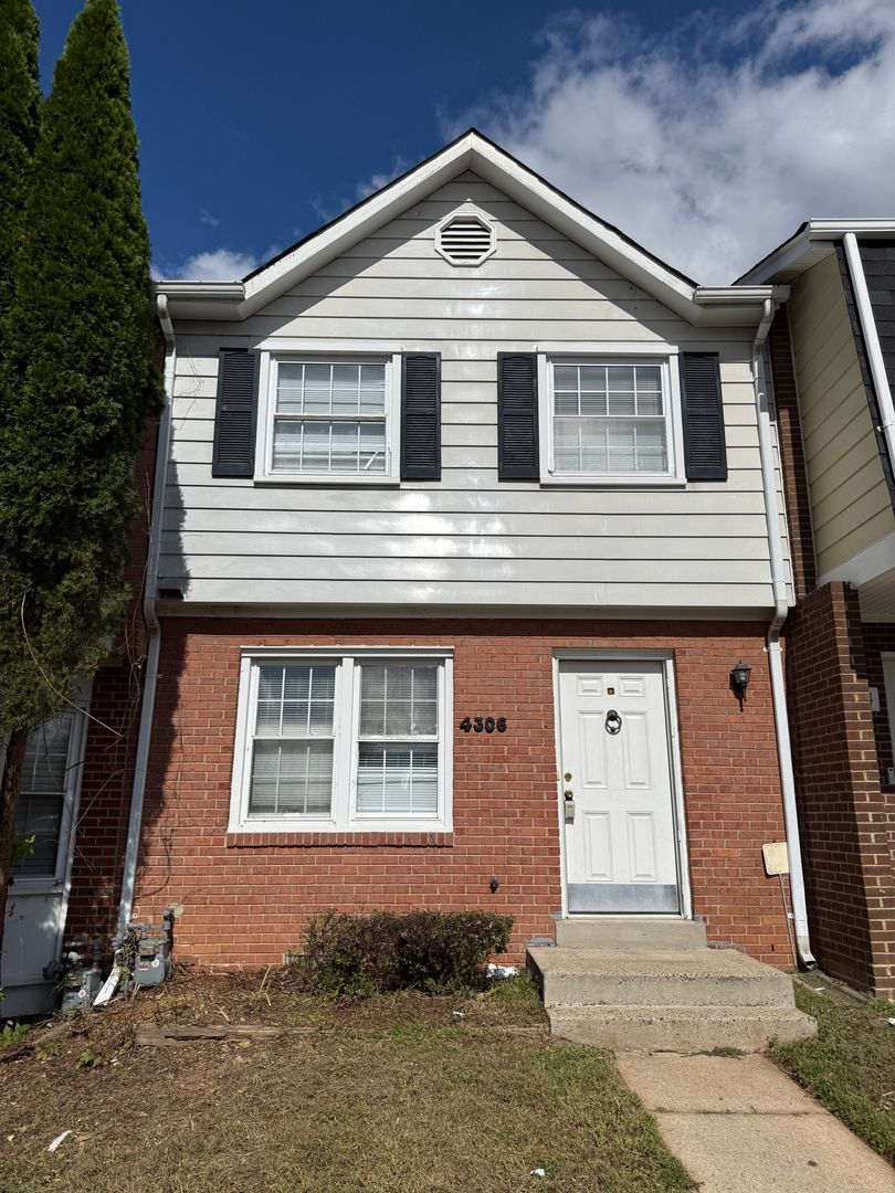 Woodbridge House: 4306 Eileen Court