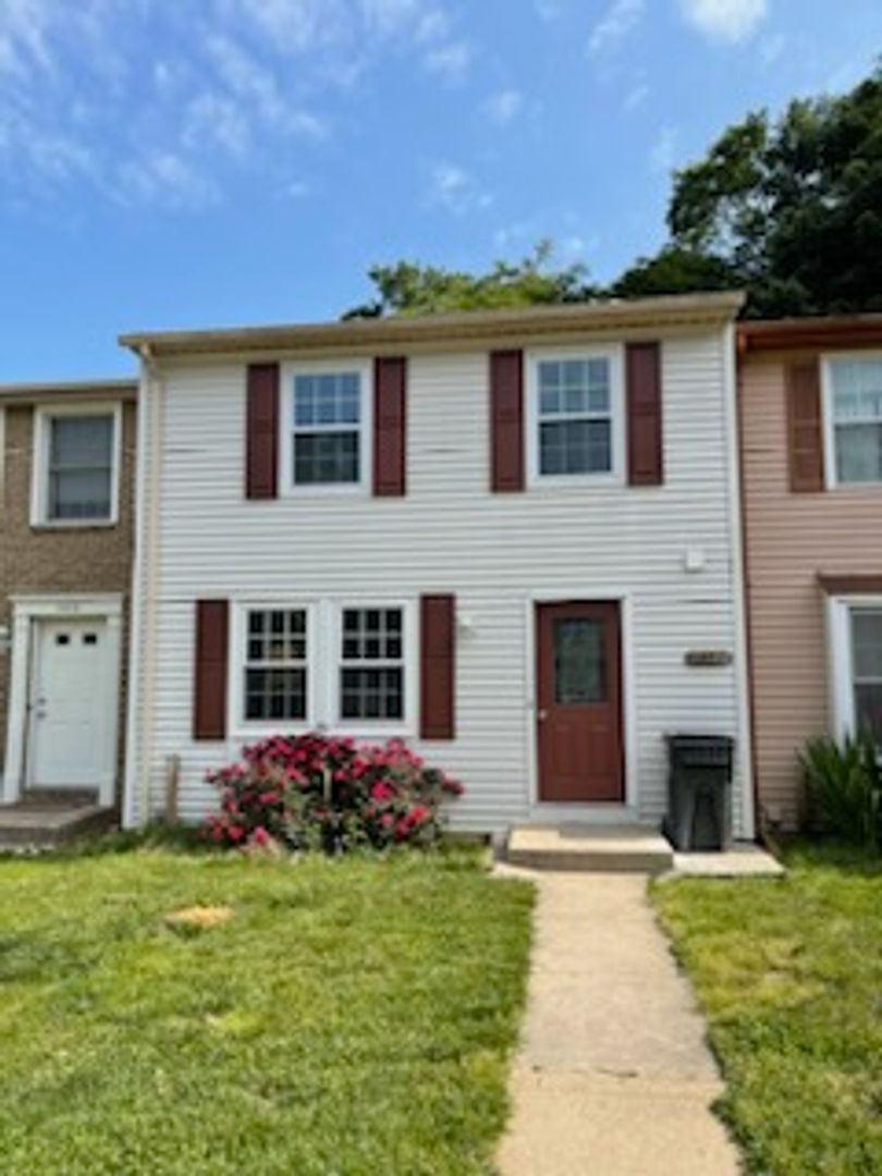 Woodbridge House: 3422 Belfry Lane
