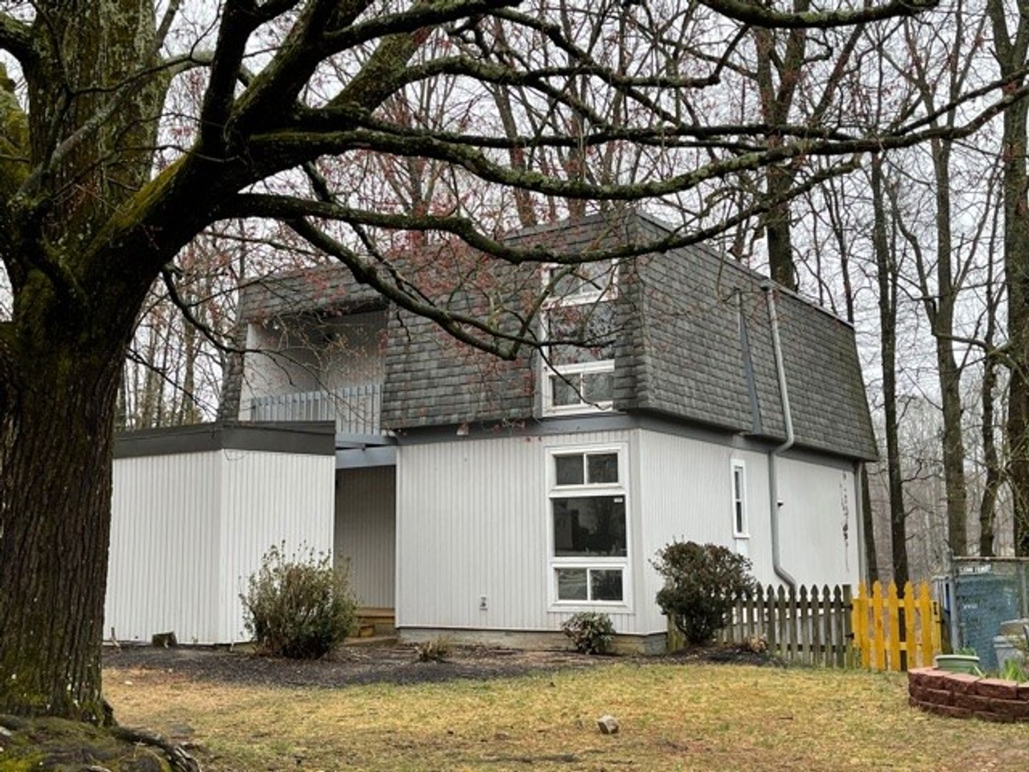 Woodbridge House: 12706 Torrington St