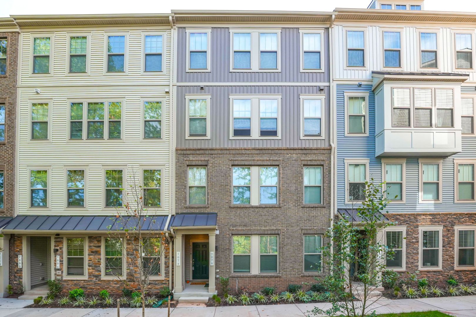Manassas Park House: 707 Thomas Ln