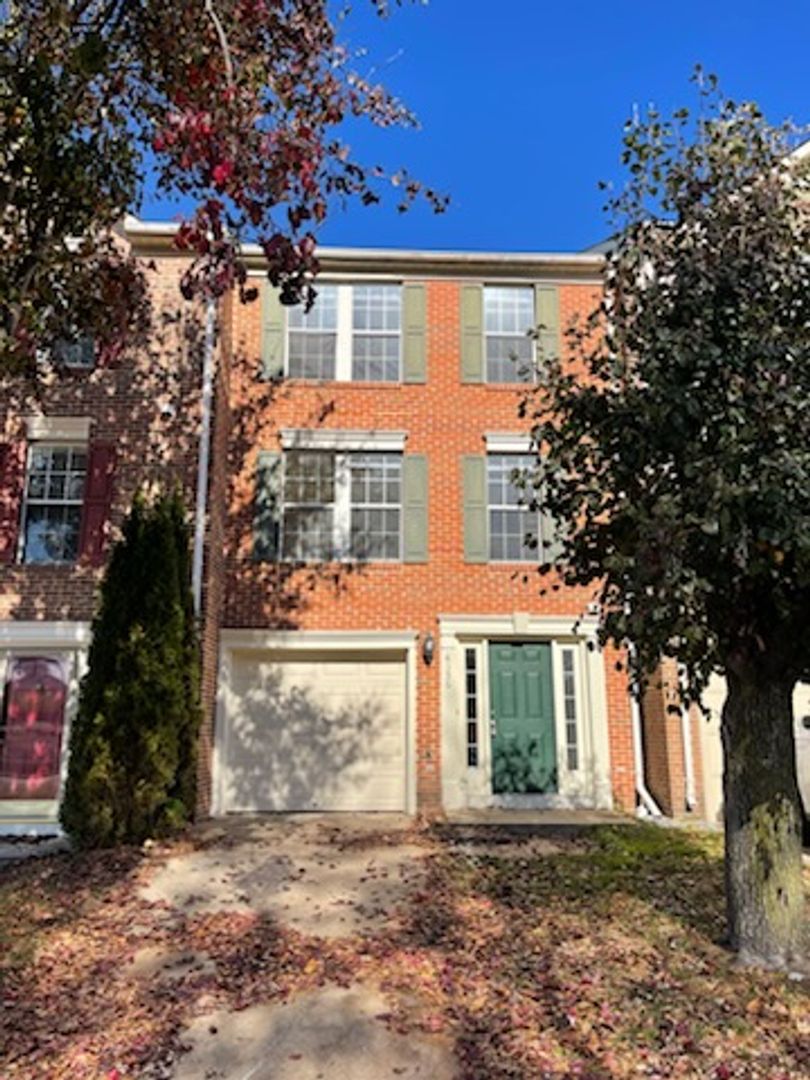 Woodbridge House: 4136 Hummel Way