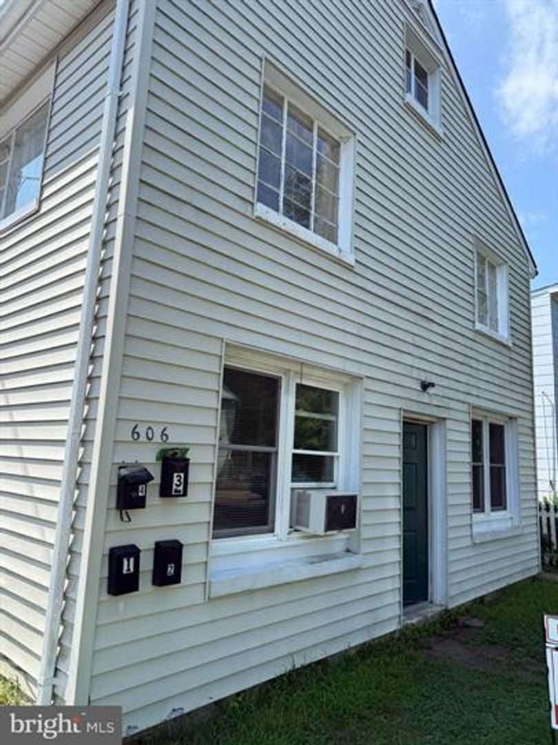 Stuart Street Apartments