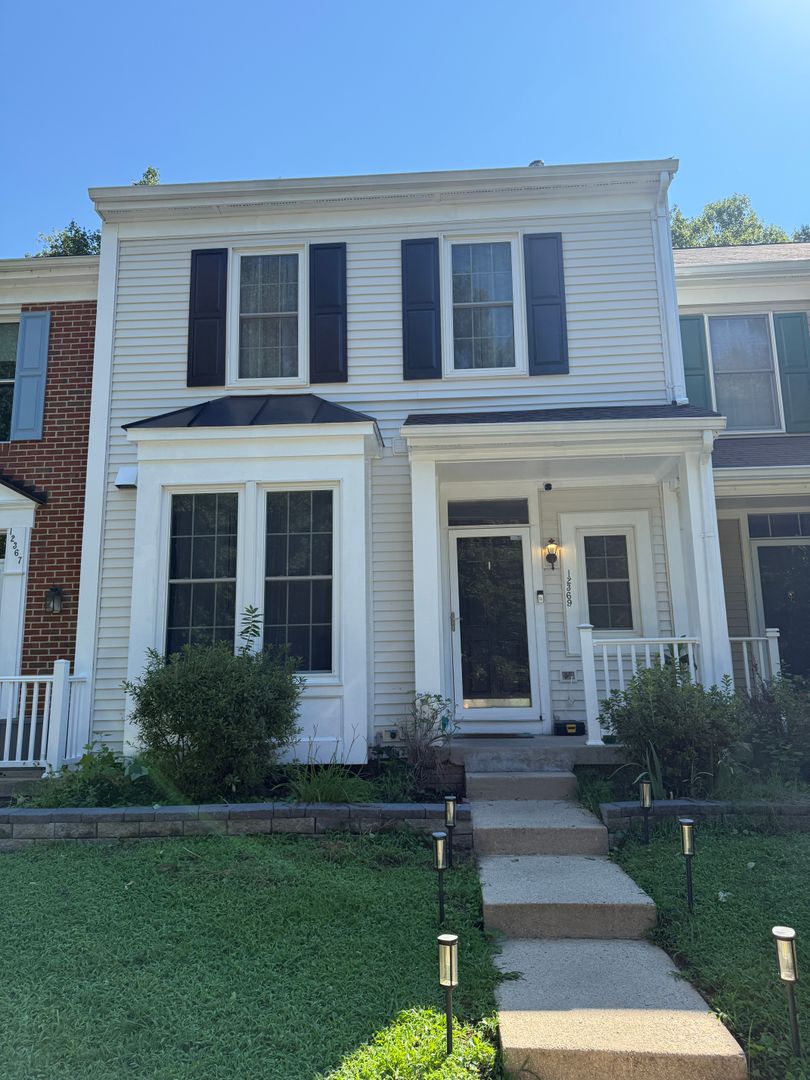 Woodbridge House: 12369 Manchester Way