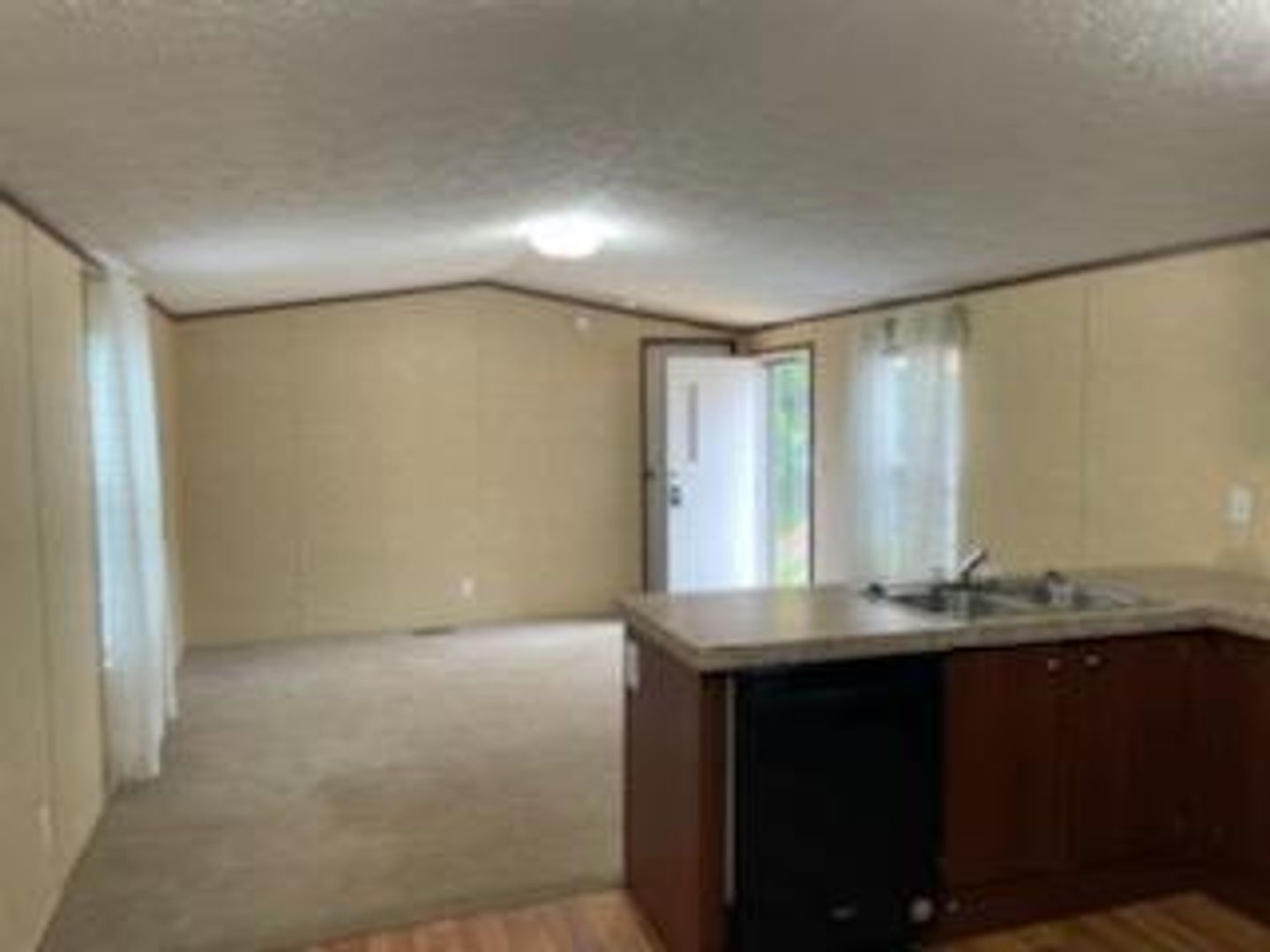 Charleston Apartment: 1000 Dickinson Mobile Home Park