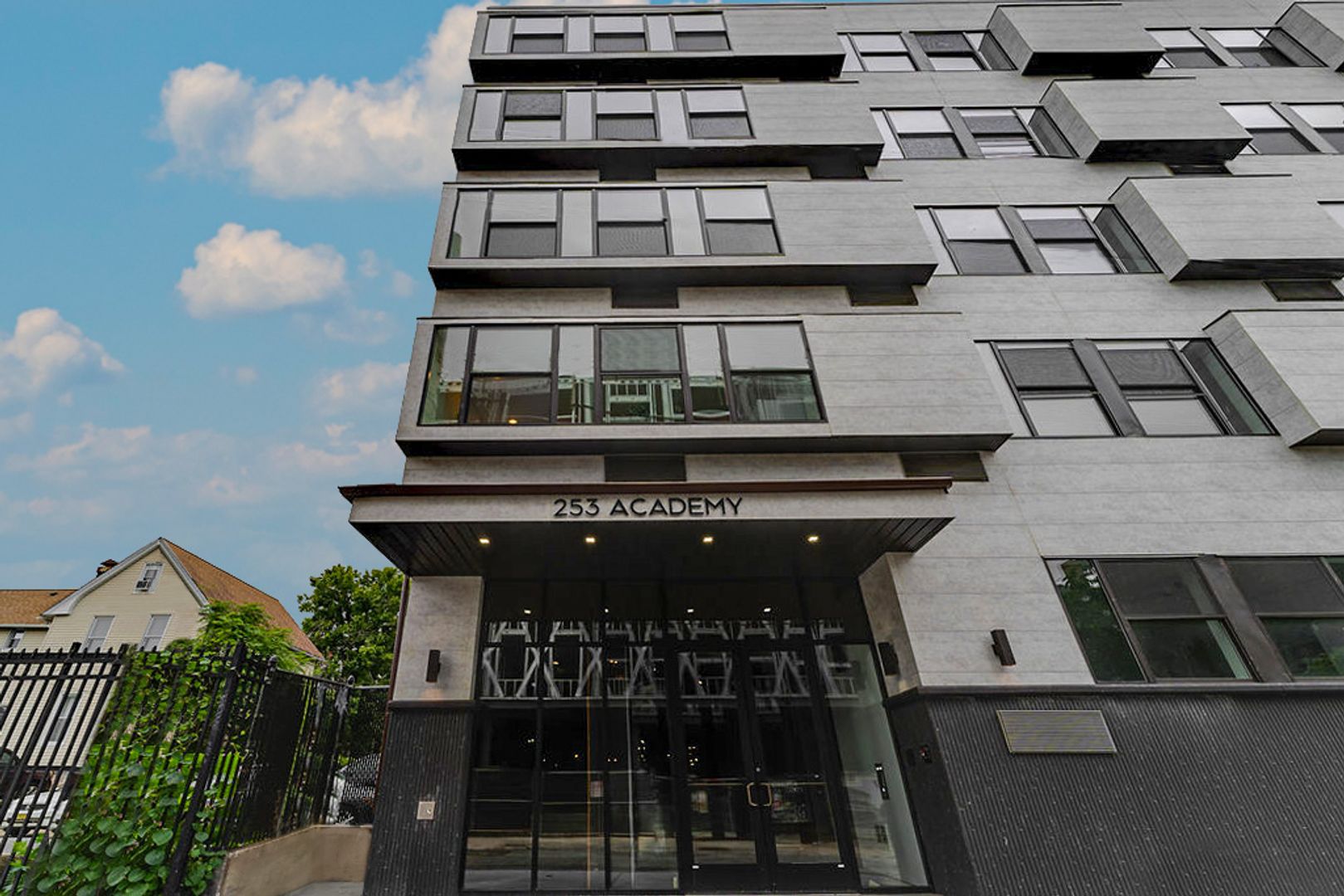 Jersey City, Journal Square Apartment: 253 Academy Street