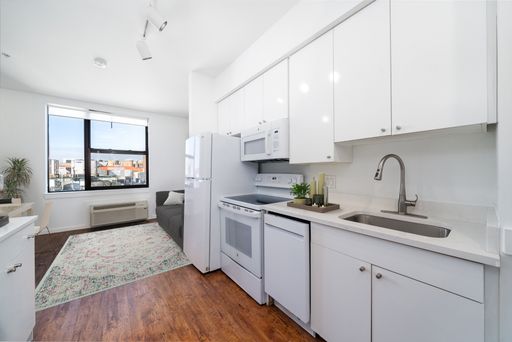 Luxury Studio for Lease – photo 1
