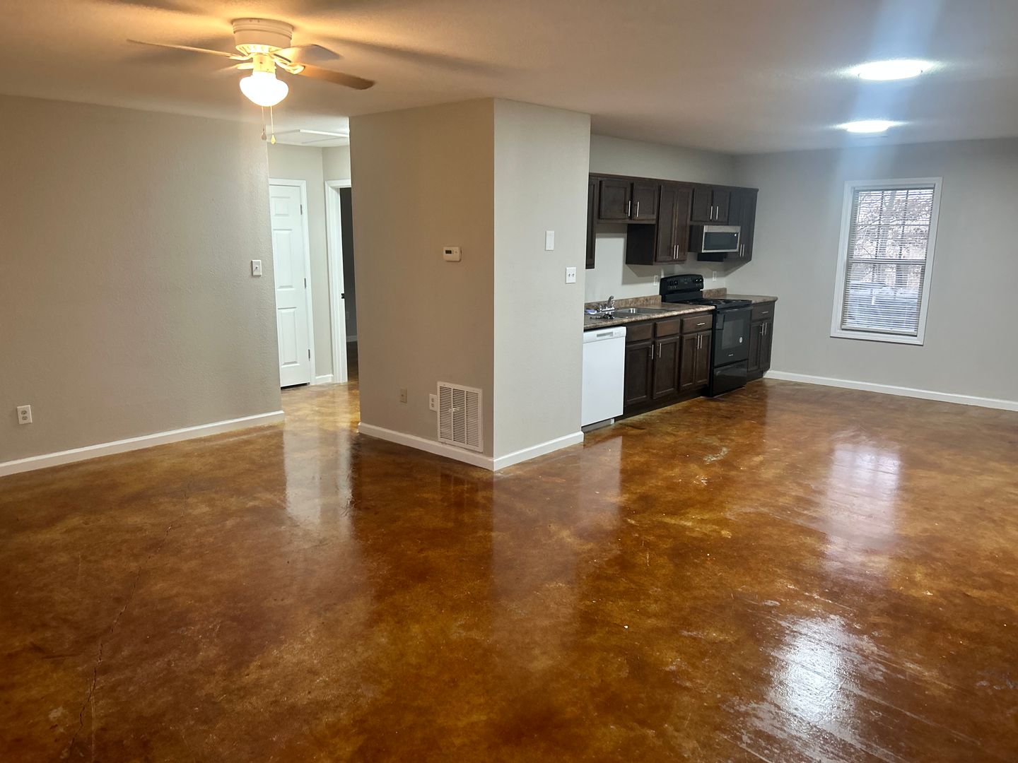 Bono Apartment: 403-405 Hwy 63 N