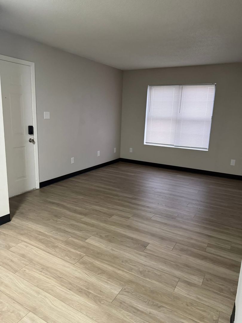 Paragould Apartment: 1701 South 9th Street