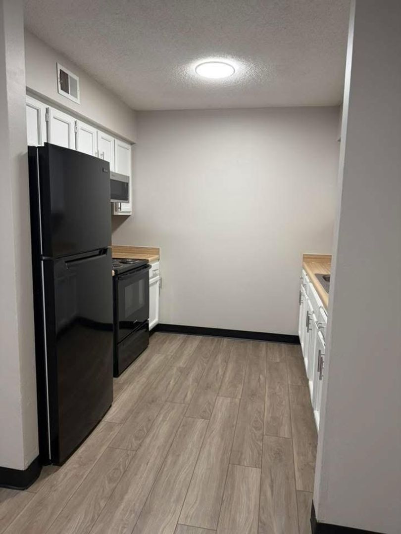 Paragould Apartment: 1701 South 9th Street