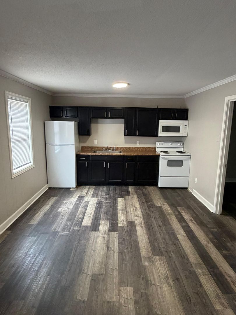 Paragould Apartment: 601 Magnolia