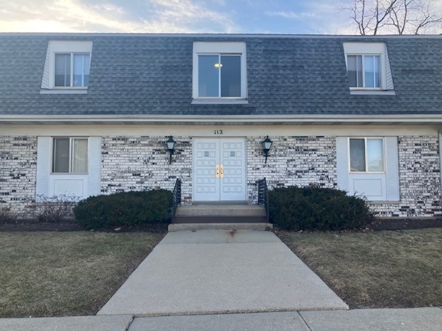 Elkhorn Apartment: 112 S Wisconsin St