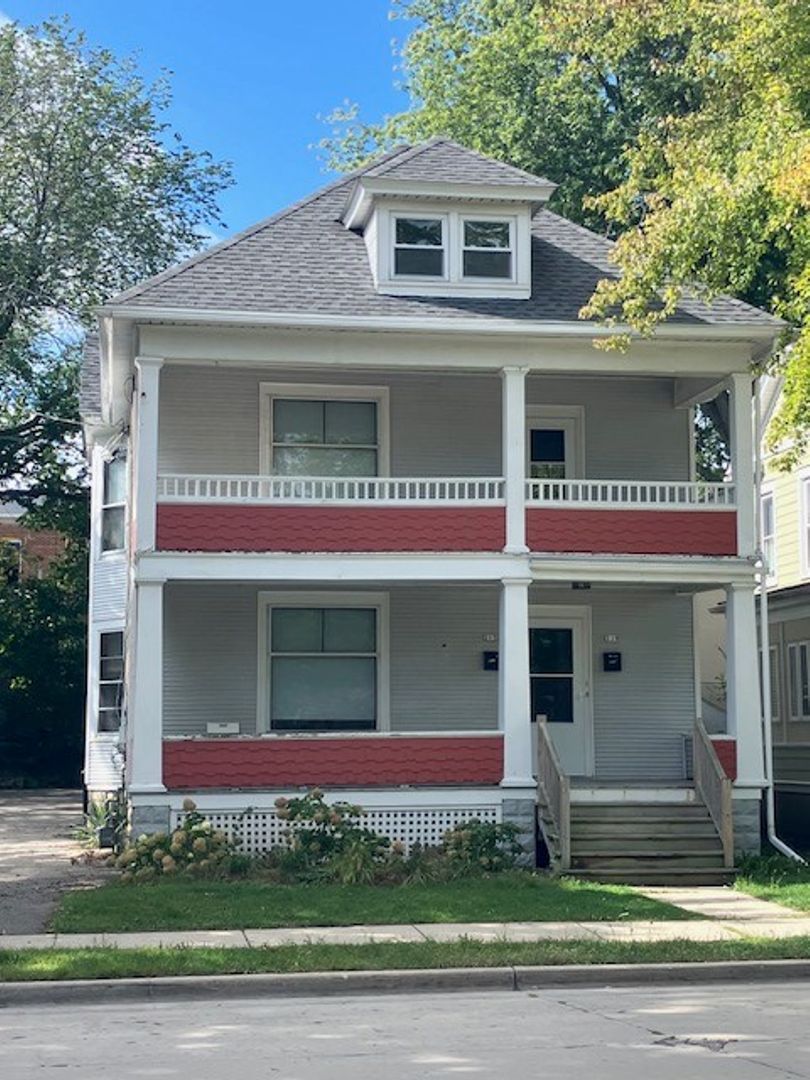 Burlington Apartment: 217-219 W. Chestnut St.