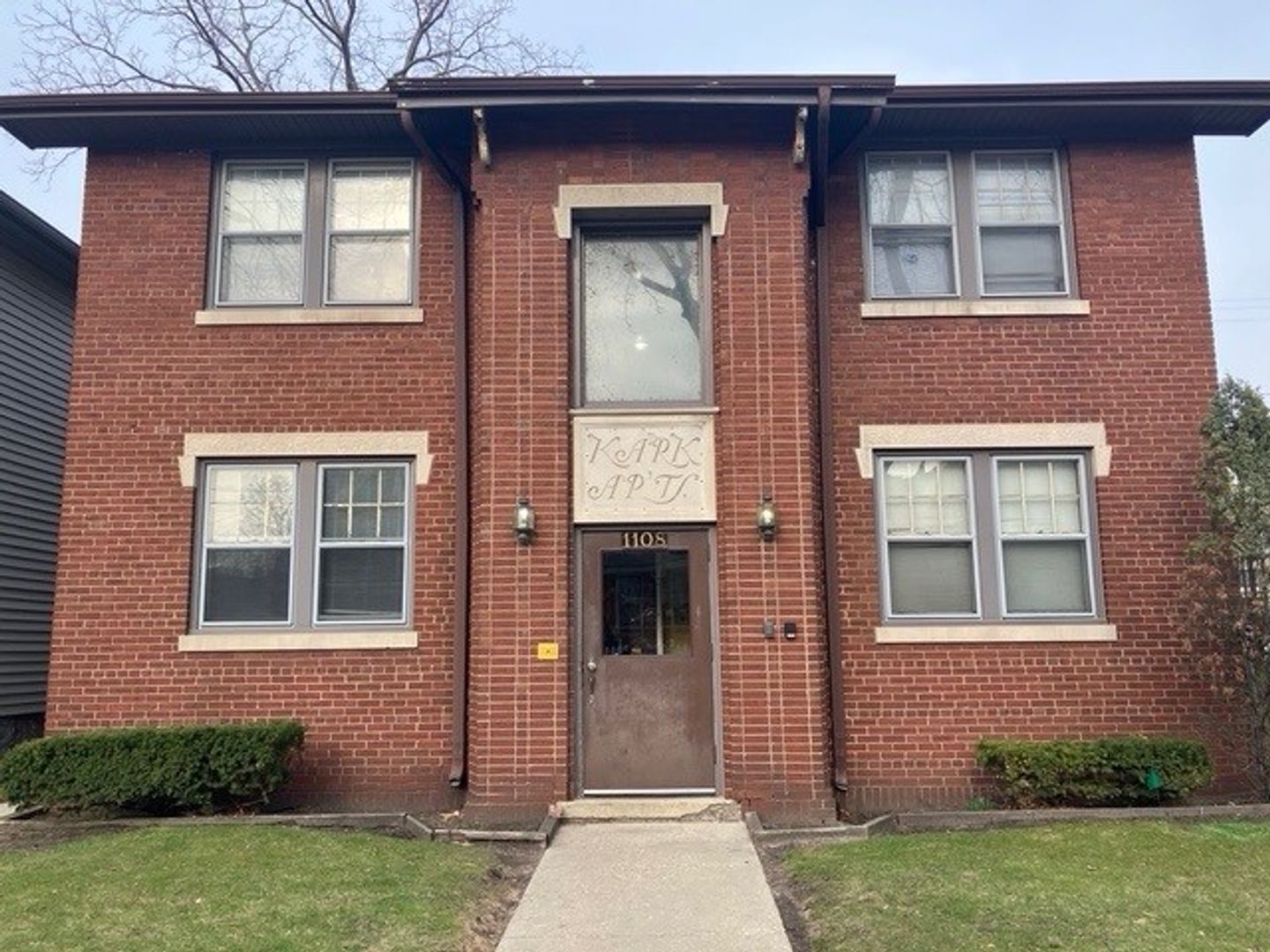 Racine Apartment: 1108 Wisconsin Avenue