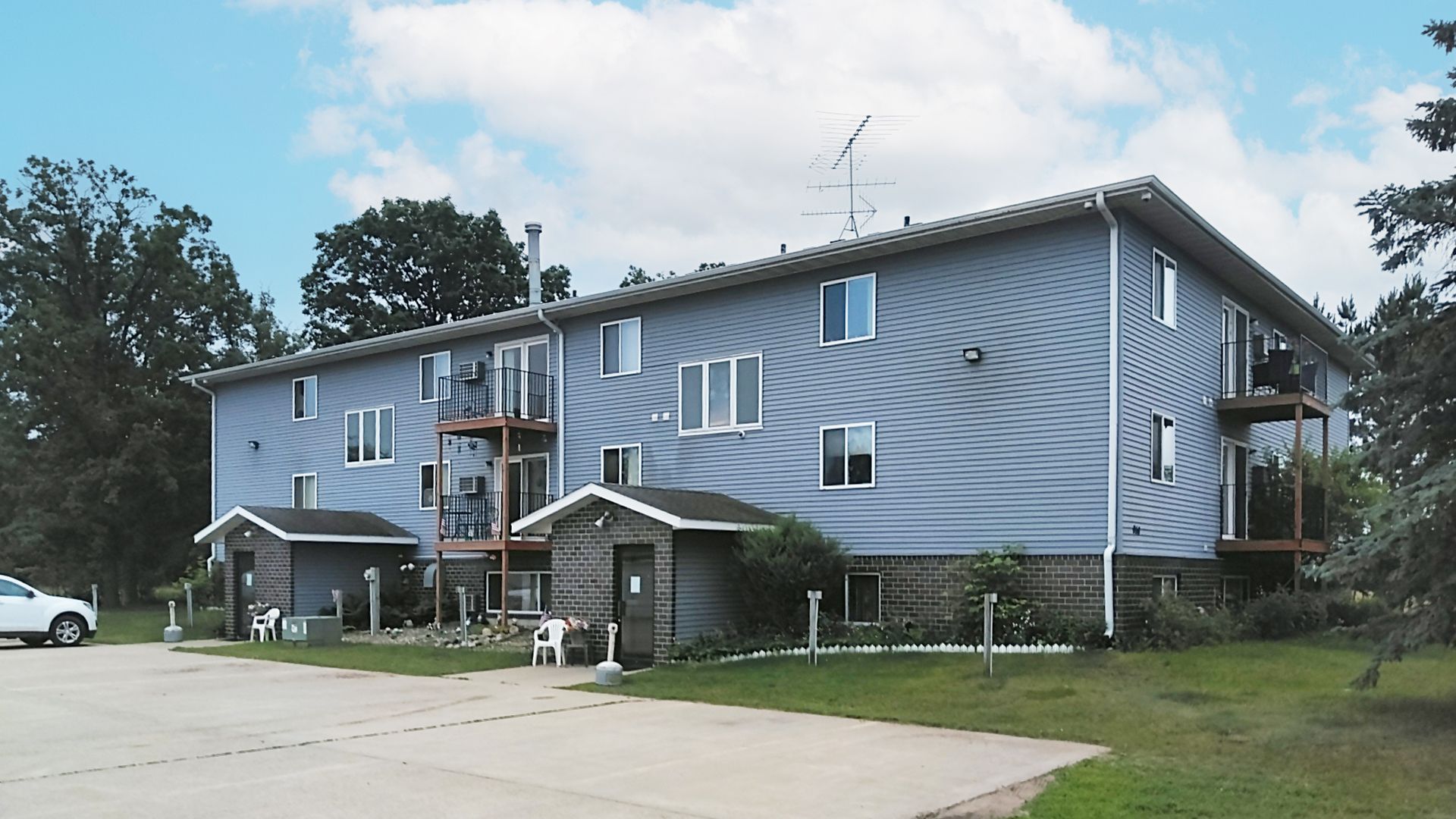 Motley Apartment: 956 US 10