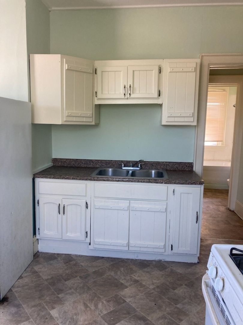 MILWAUKEE Apartment: 1938 N 26TH ST