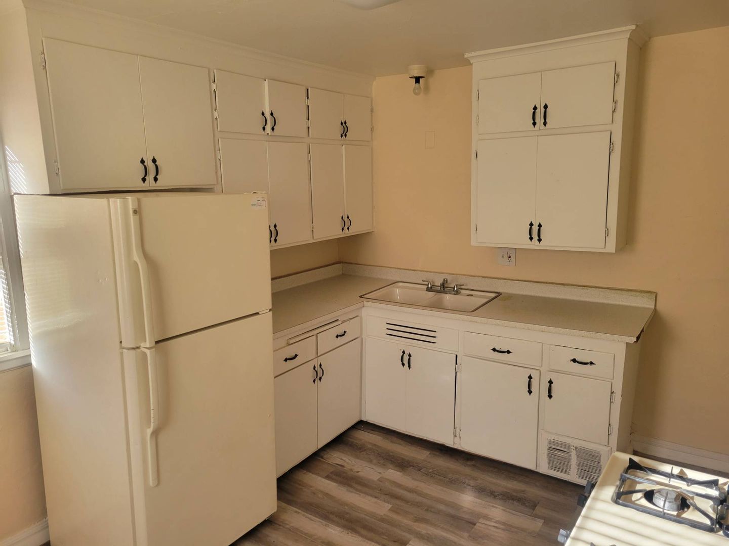 MILWAUKEE Apartment: 5951 N 37TH ST