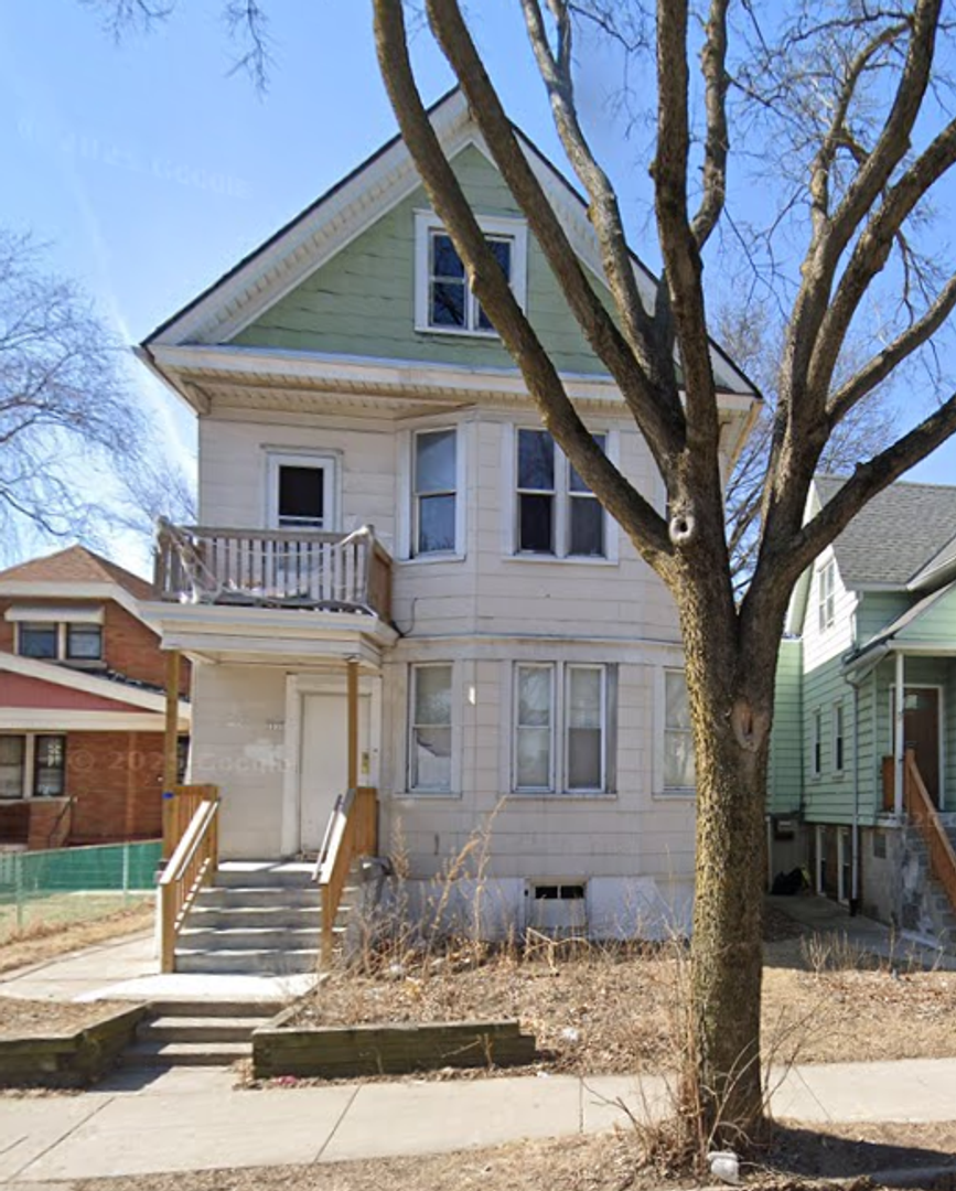 MILWAUKEE Apartment: 2235 S 20TH STREET